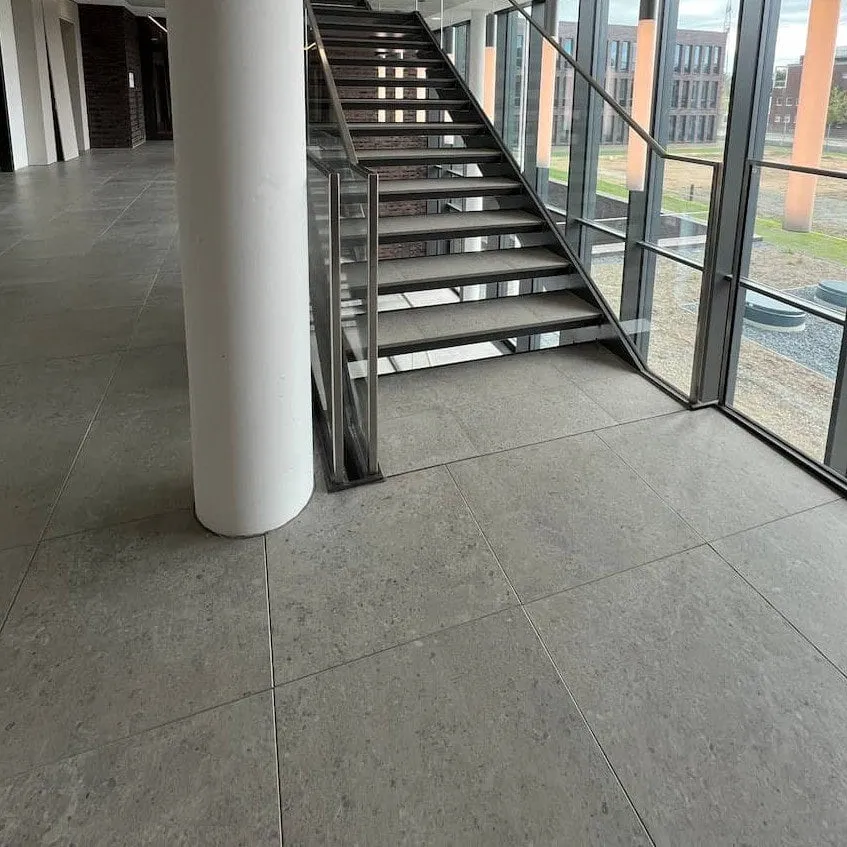 Systemböden auf 11.300m² für das Verwaltungsgebäude eines Netzbetreibers — Bild 6