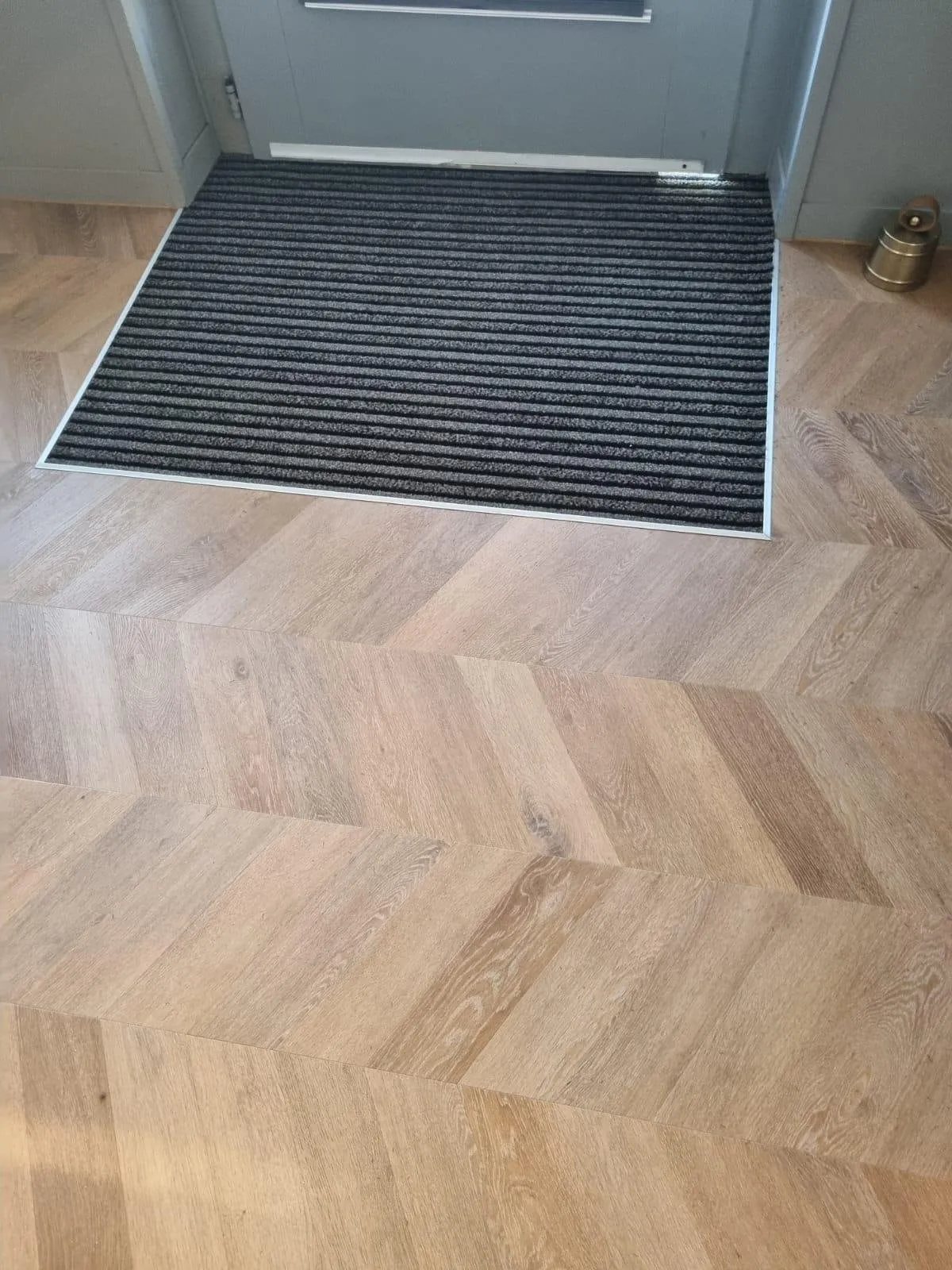 LVT-Oberboden für Innenstadt-Kaffee in Krefeld — Bild 4