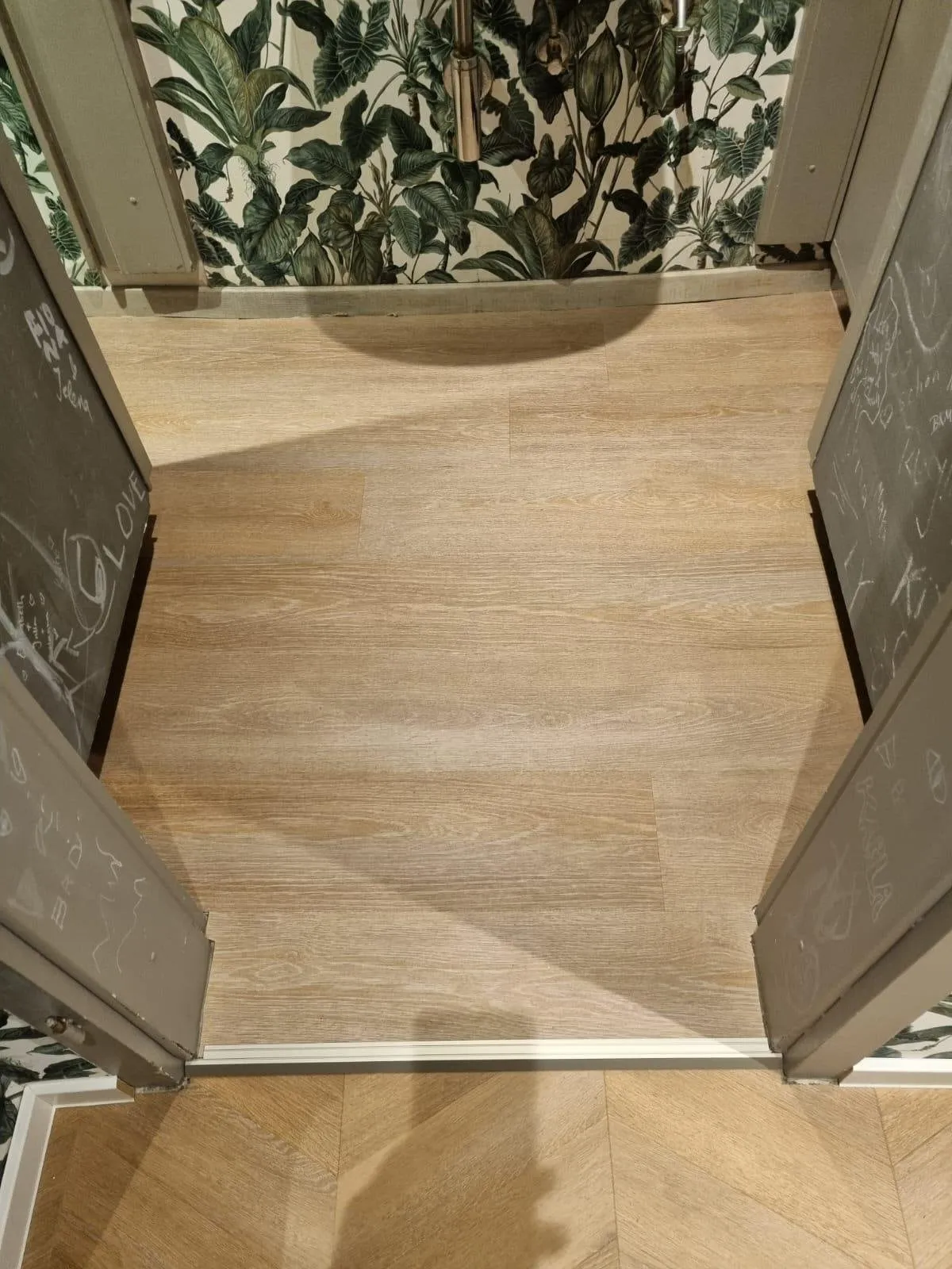 LVT-Oberboden für Innenstadt-Kaffee in Krefeld — Bild 5