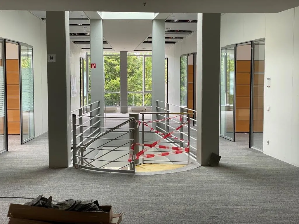 Oberbodenverlegung für Büroflächen einer Bahngesellschaft — Bild 4