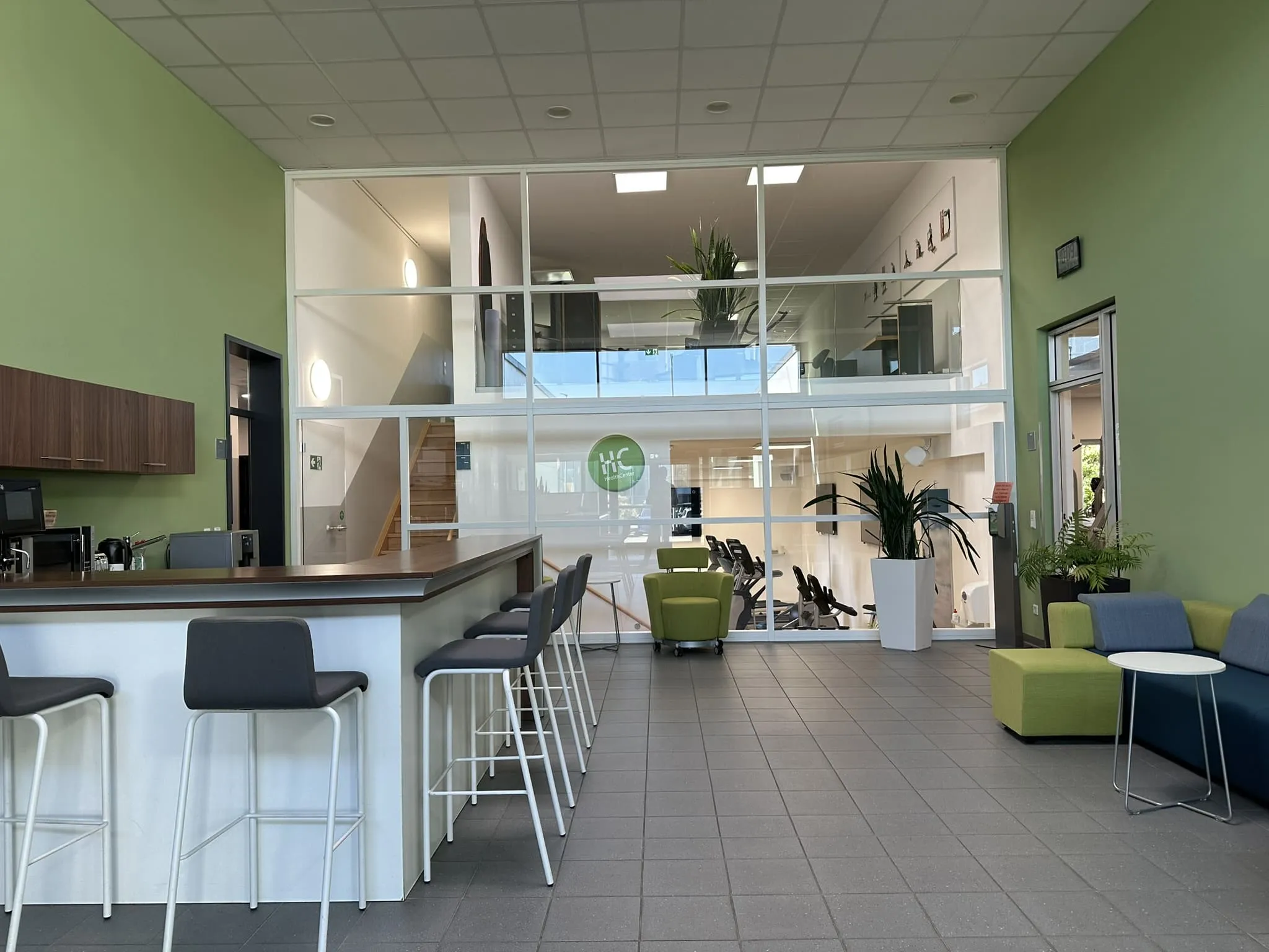 RWE-Fitnesscenter Essen — verlegter LVT-Boden in Holzoptik