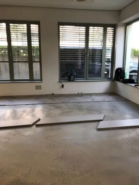 250 m² LVT in Fischgrätoptik für den RWE-Supermarkt in Essen — Bild 10